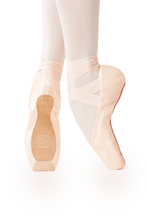 Gaynor Minden Europa Sculpted Fit Pointe Shoe FeatherFlex Shank Low Vamp